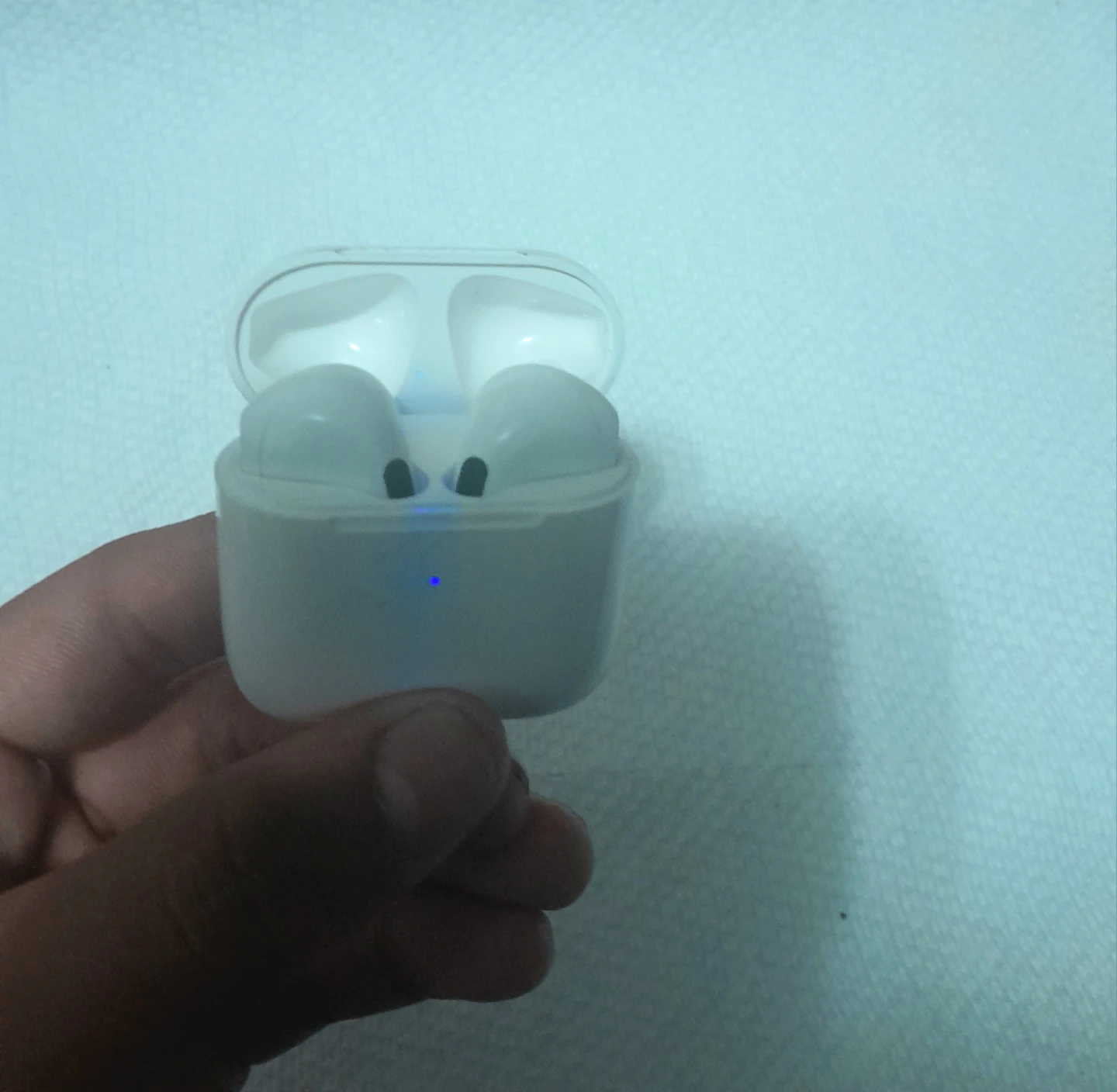 White Wireless Earbuds - photo 3