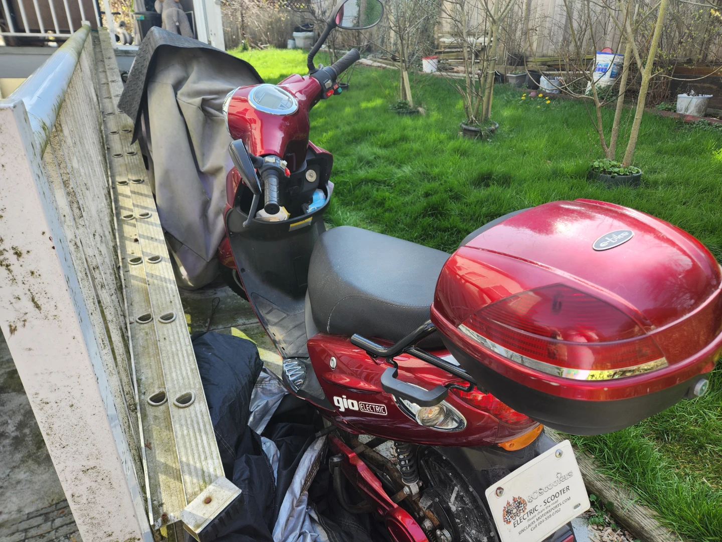 Red Gio Electric Scooter - photo 5