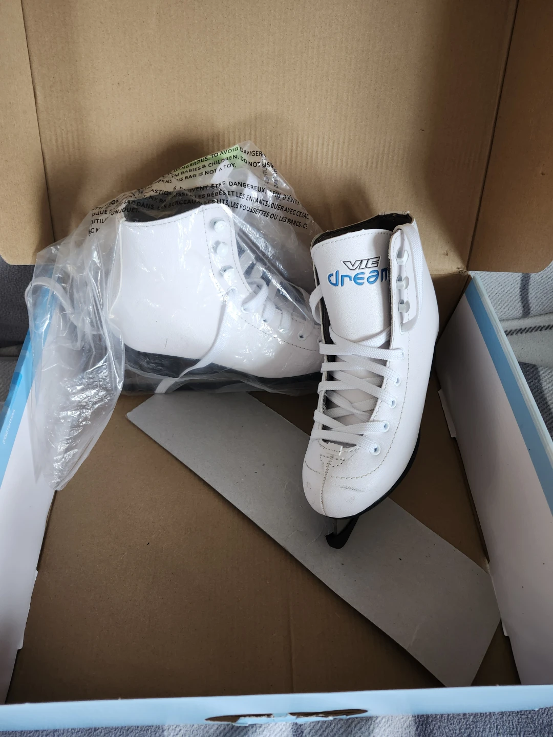 Vie Dream Figure Ice Skates - White, Size US 1 - photo 2