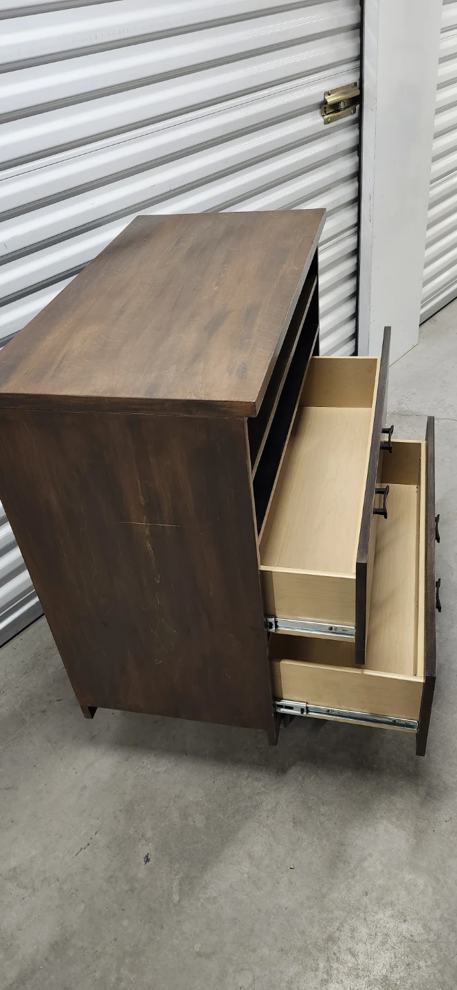 Dresser with shelf - photo 3