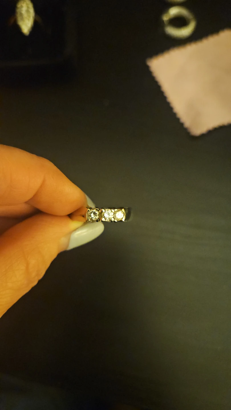 3 Stone Natural Diamond Ring, NEW, white gold