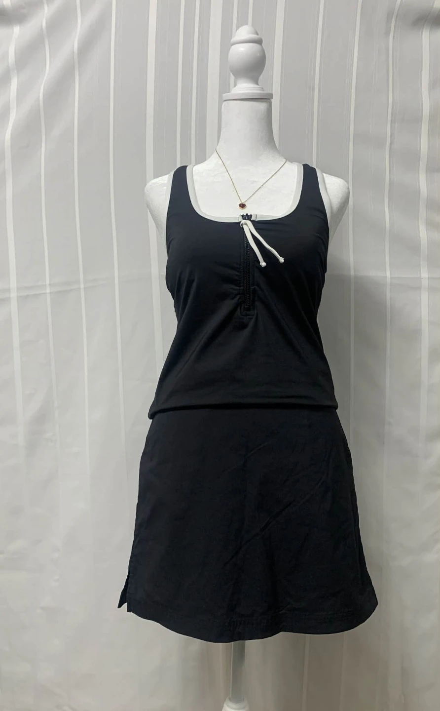 ExOfficio Women's Black Skorts ( Shorts - Skirt ) - Size 8