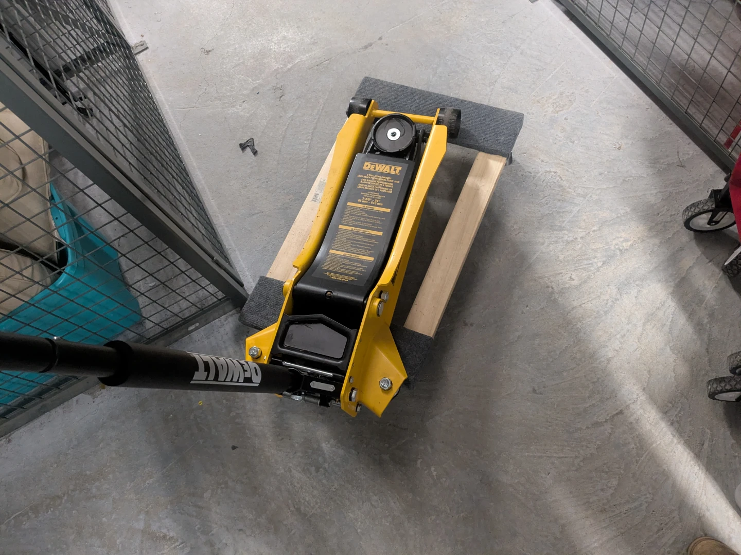 Dewalt 3 ton long reach low profile car jack - photo 3