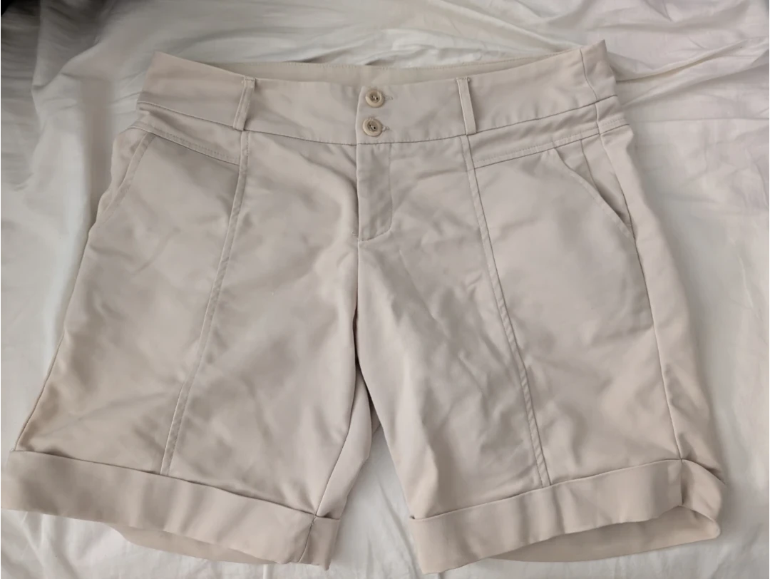 Women's Beige Bermuda Shorts with 2 pockets Comfortable summer