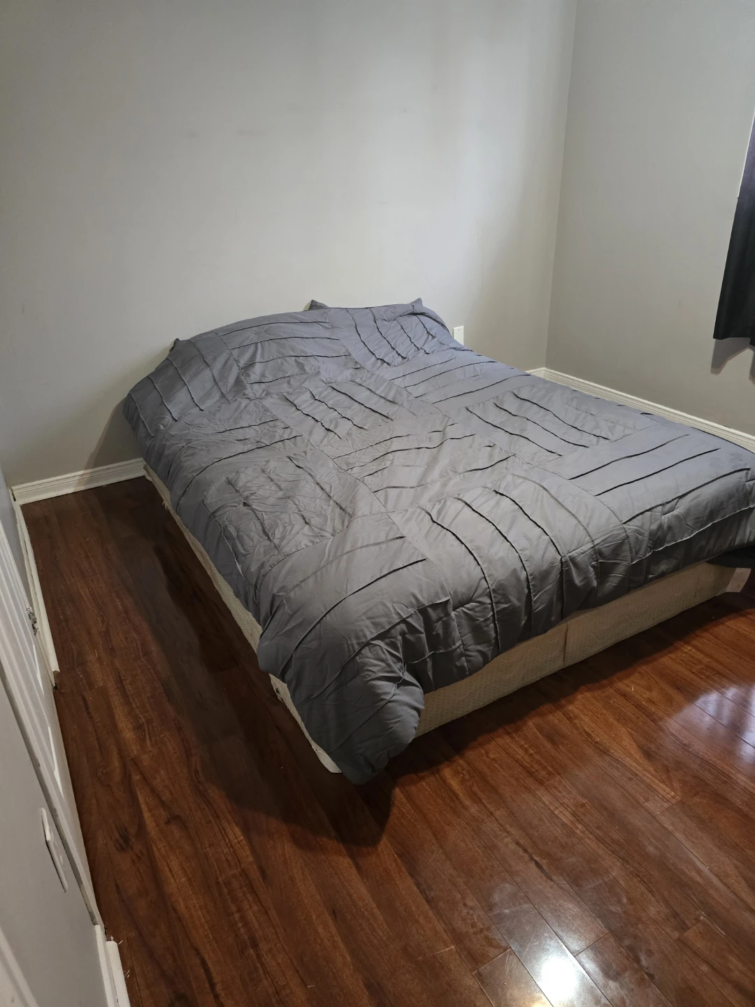 Queen Size Bed Frame - photo 2