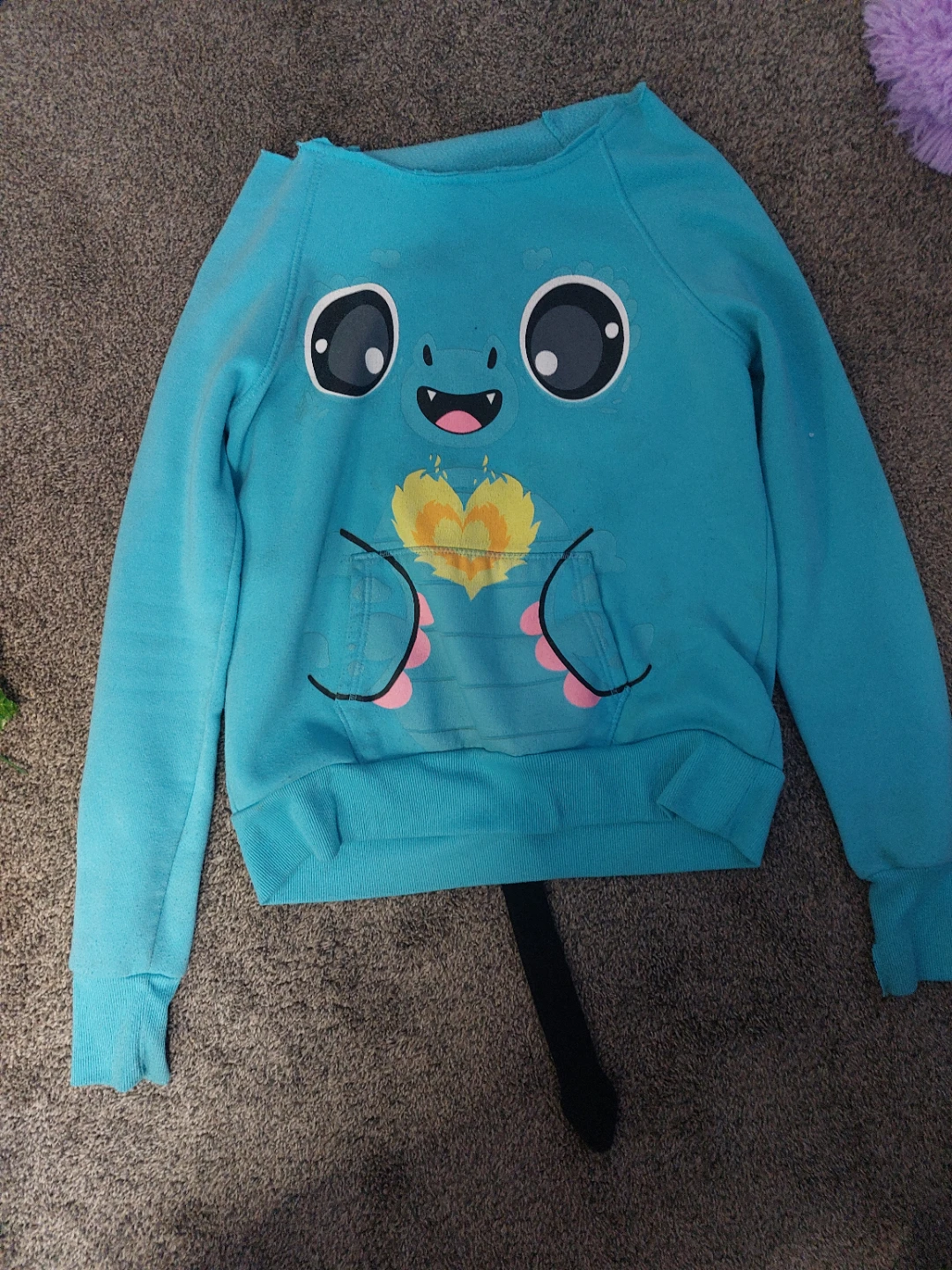 2000s Off the shoulder dragon sweatshirt