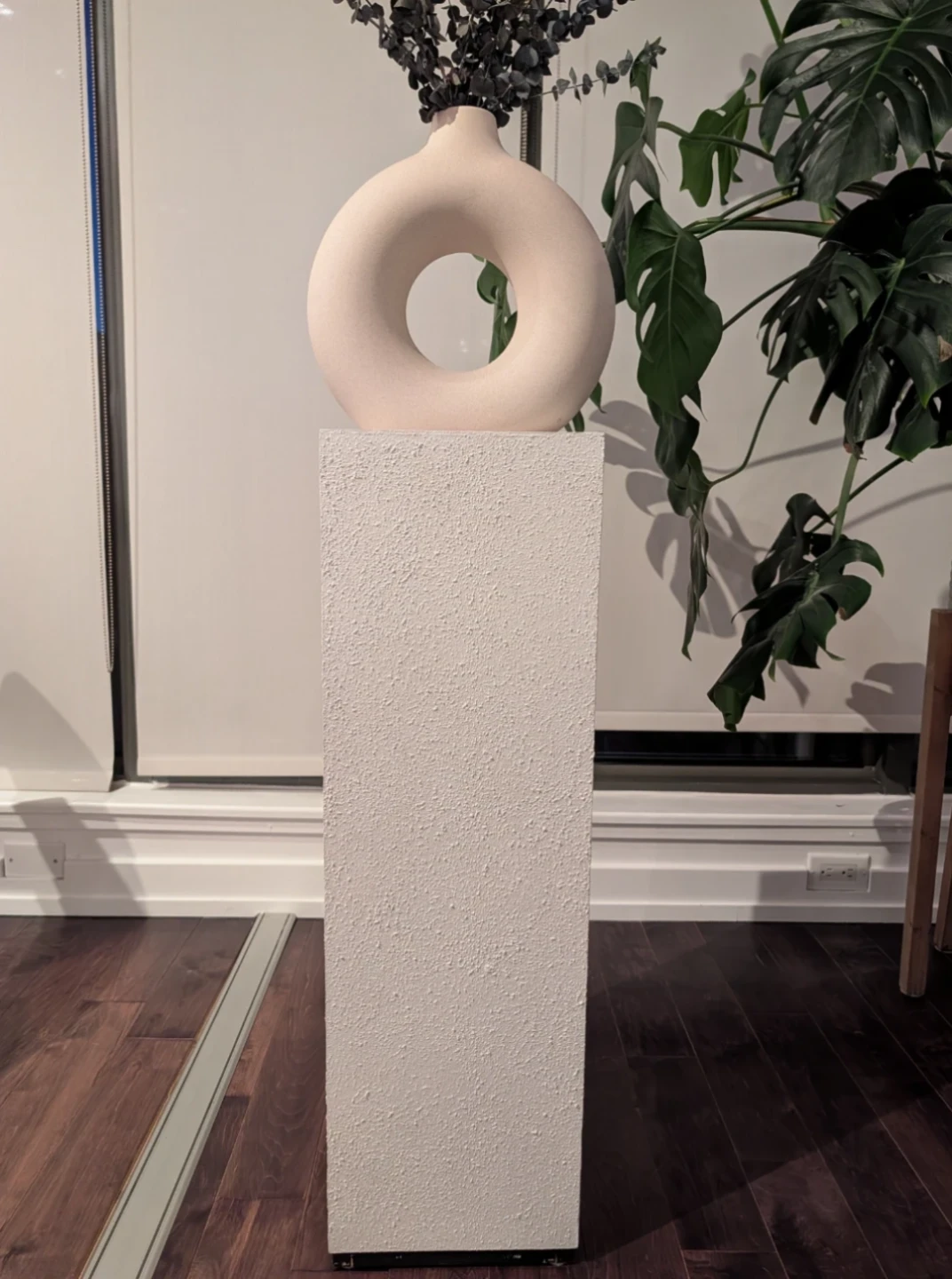 White Textured Pedestal Column - photo 2