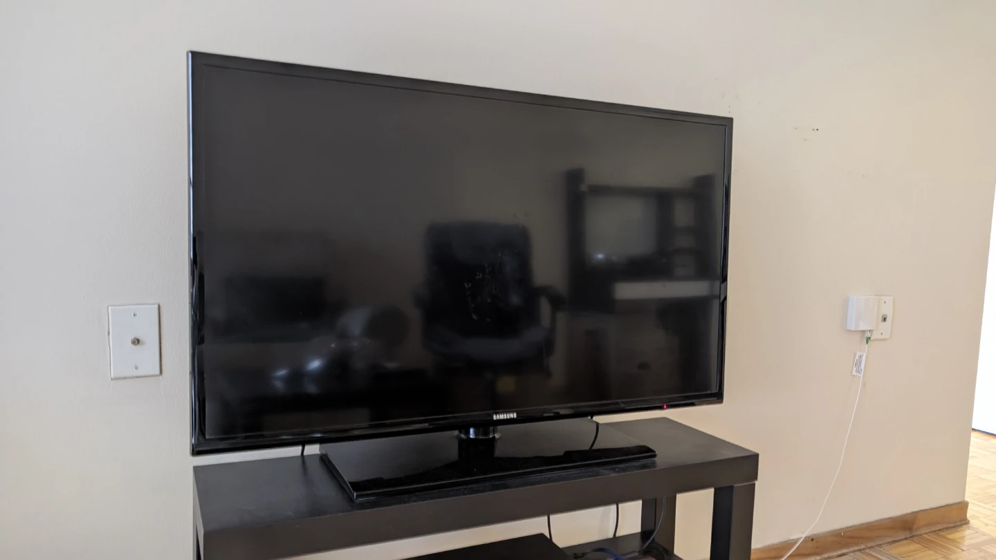 Samsung 40" TV - FREE, MUST GO TODAY
