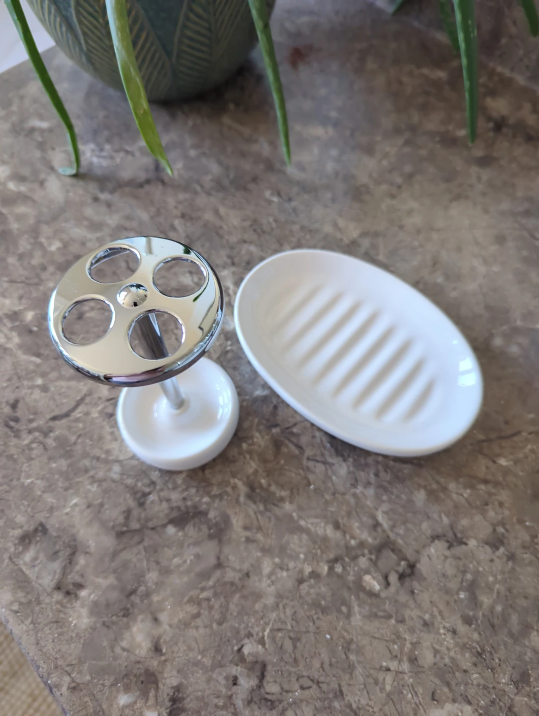 InterDesign Toothbrush Holder and Soap Dish Set