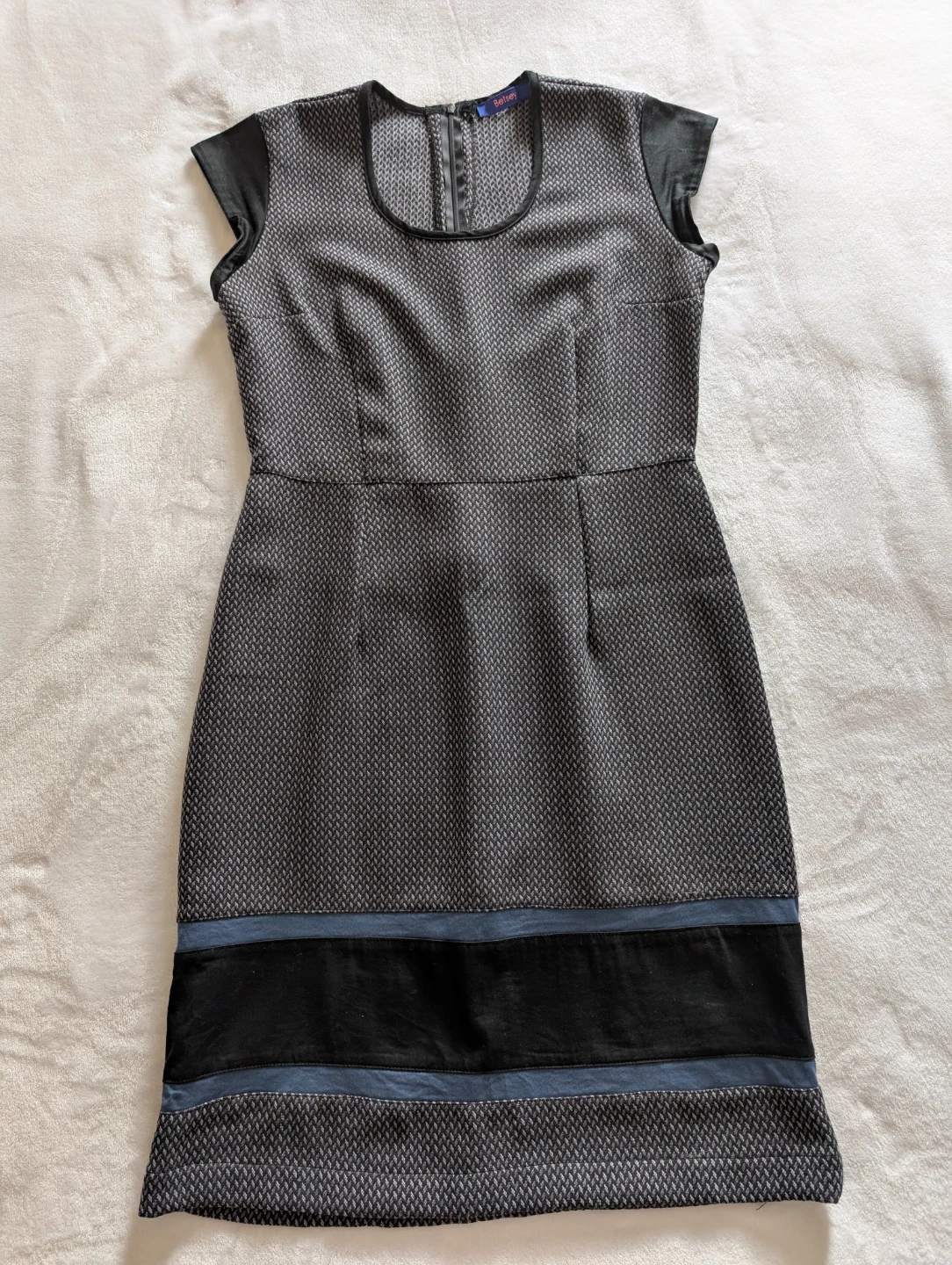 Betsey Johnson Grey Patterned Dress
