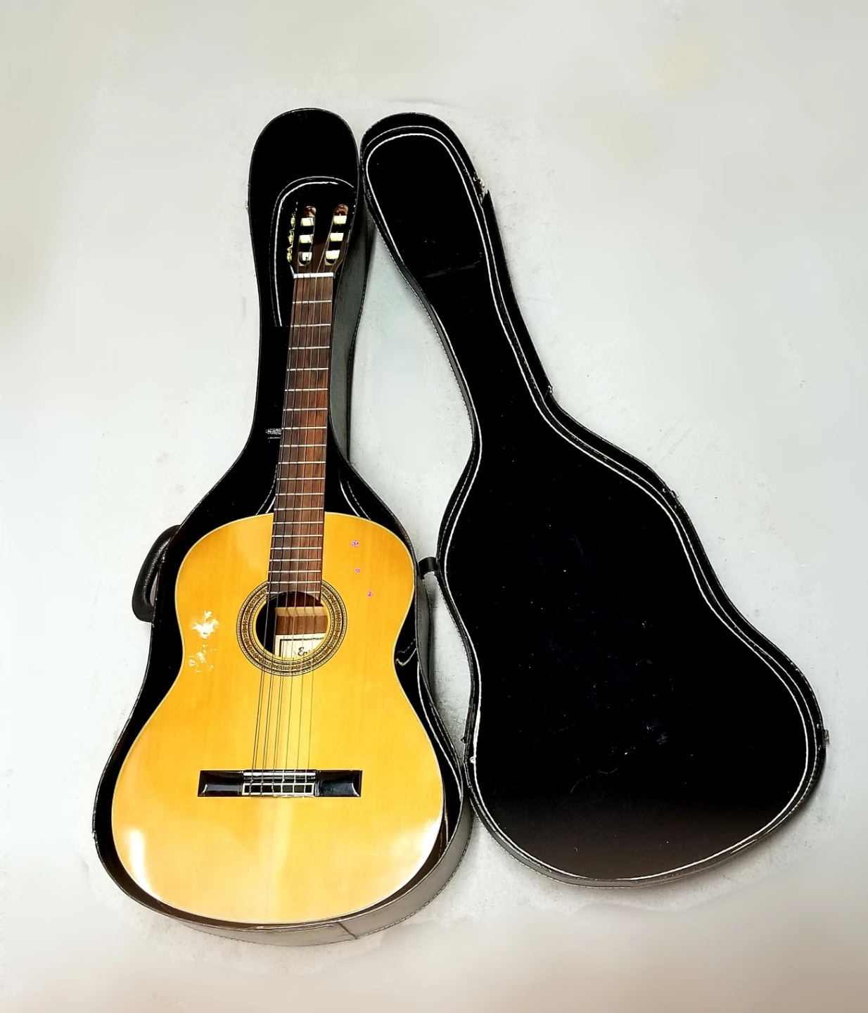 Epiphone C 30 Acoustic Guitar with Hard Case