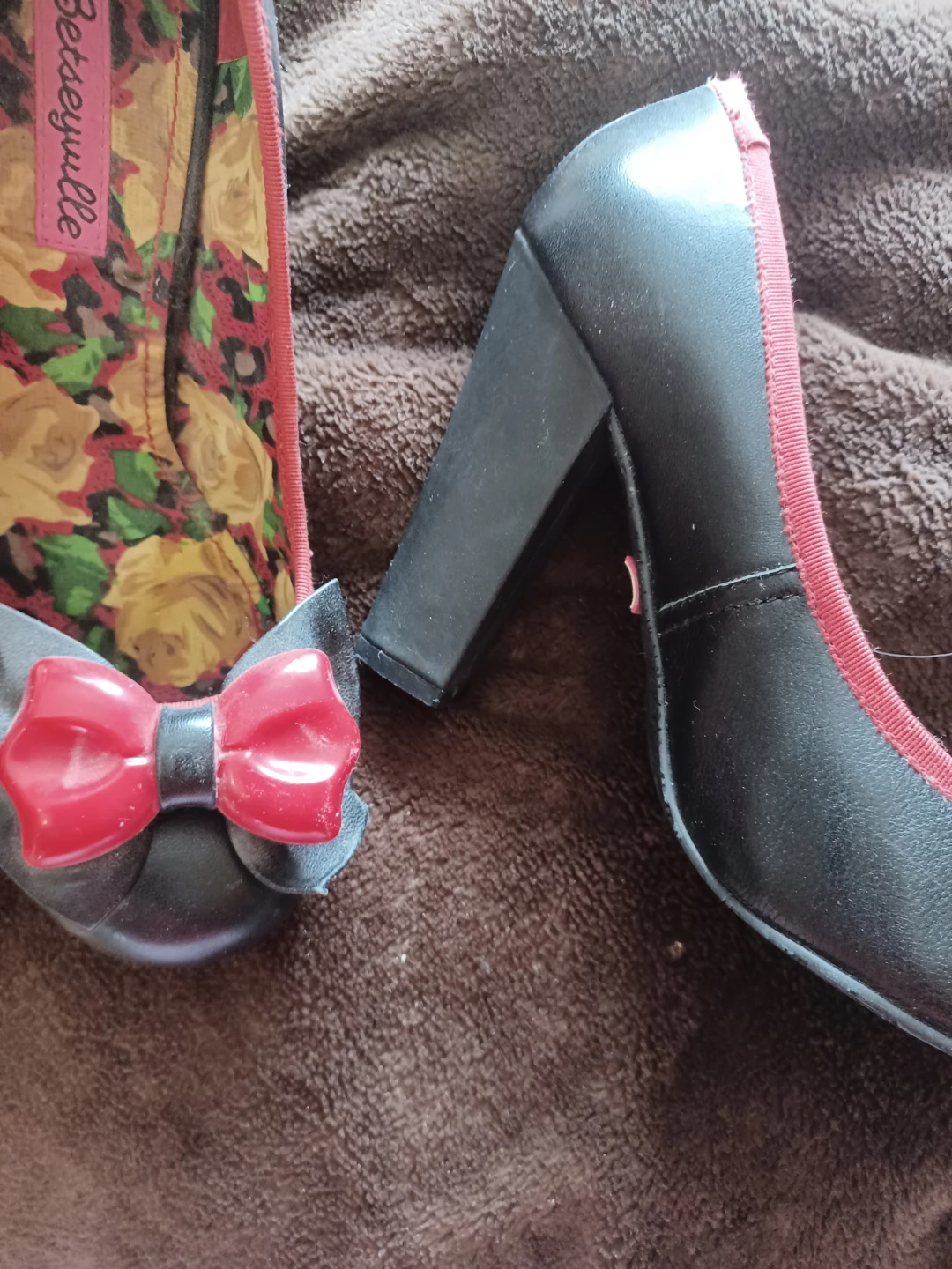 Betseyville Black Heels with Red Bows - photo 2