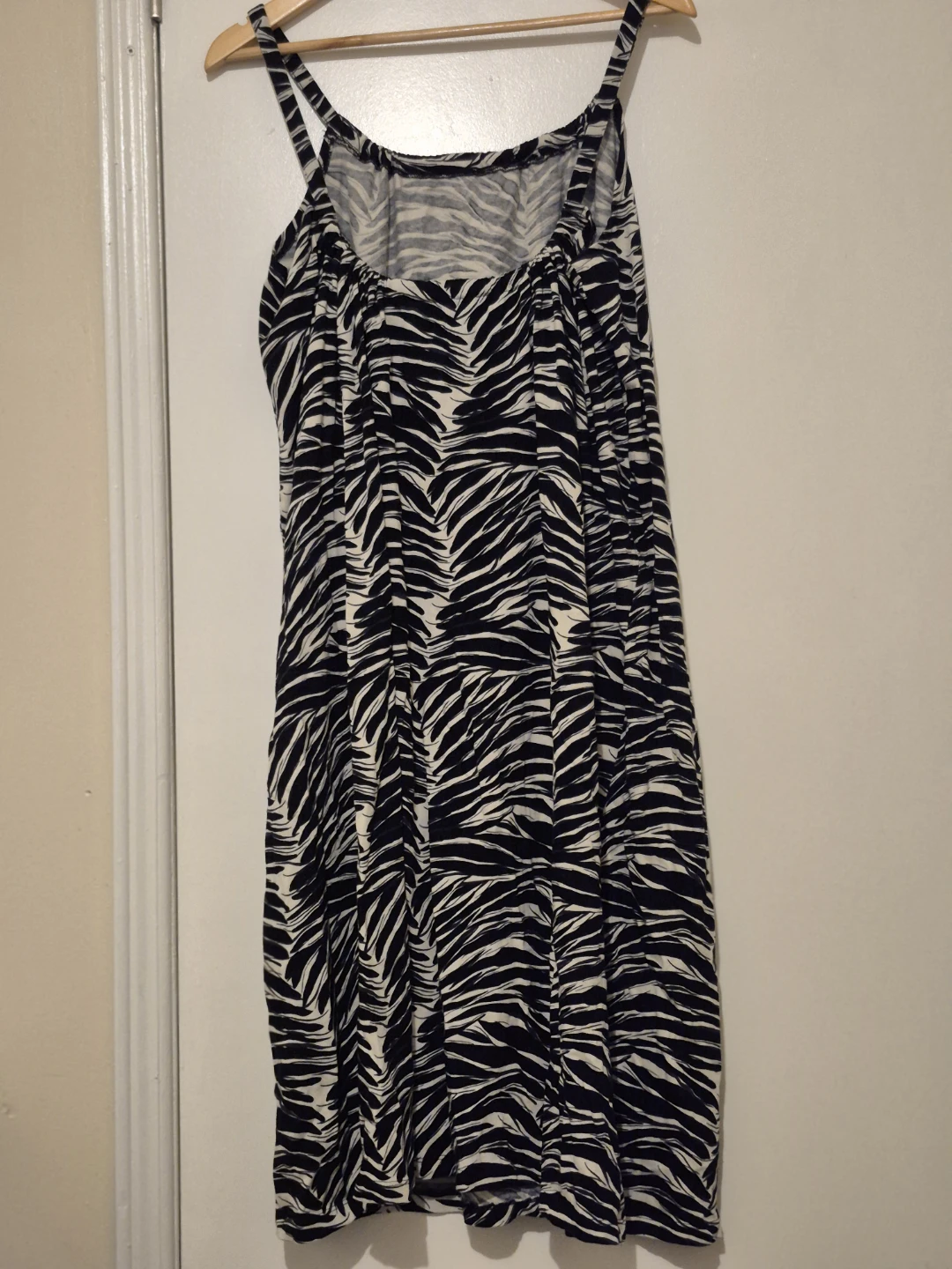 H&M Black & White Zebra Print Maxi Dress - Large - photo 3