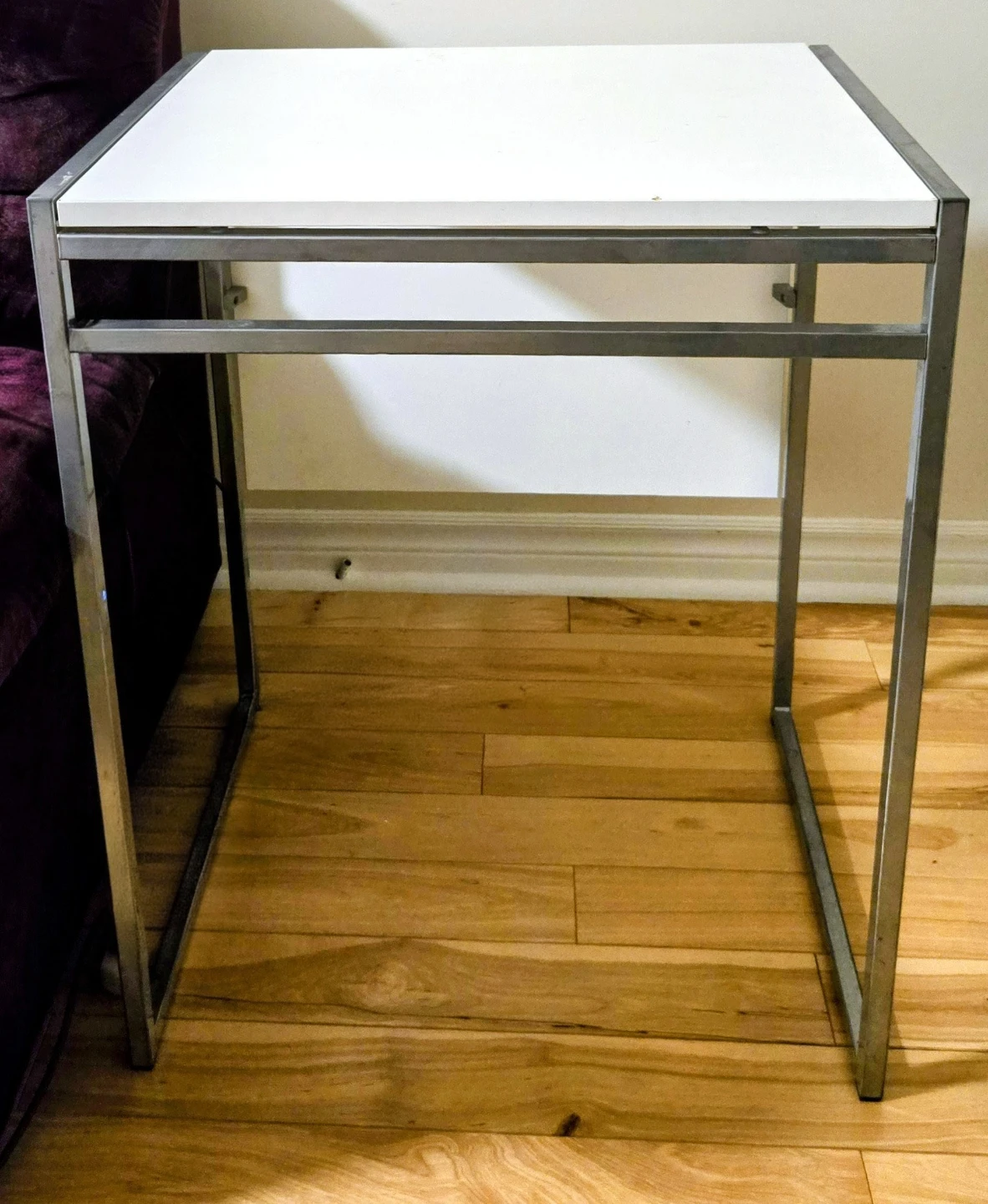 White Side Table with Metal Frame - photo 4