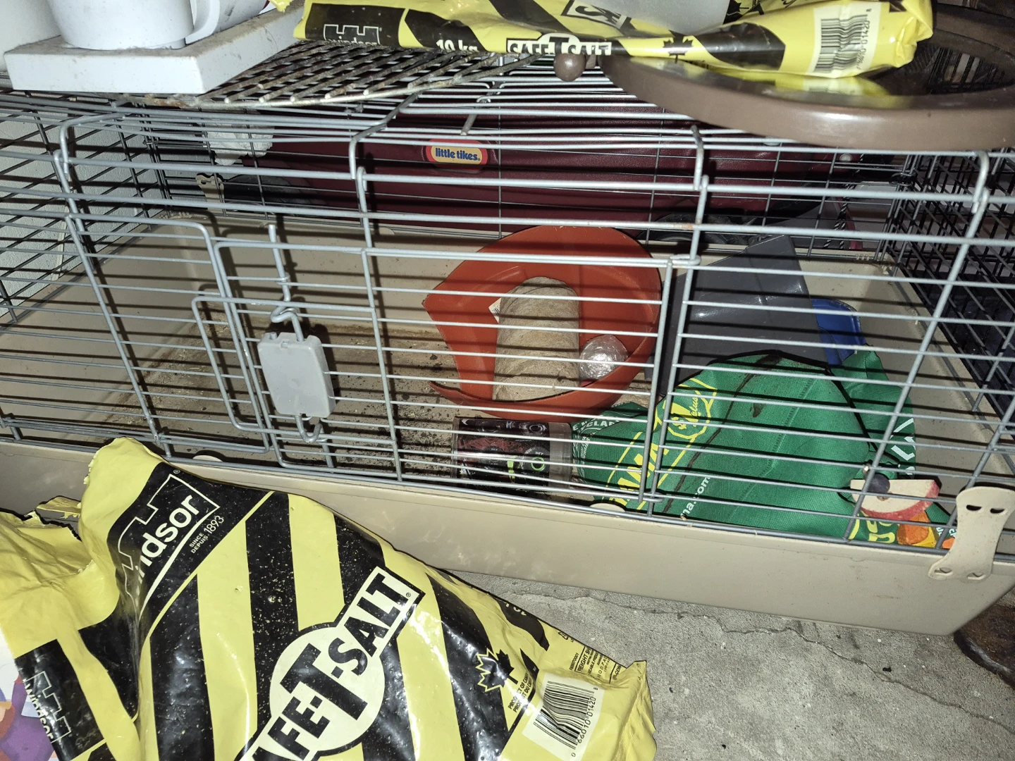Cage for small animal (guinea pigs etc)