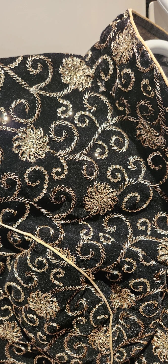 Saree Blouse Black Embroidered Sleeveless Blouse - photo 2