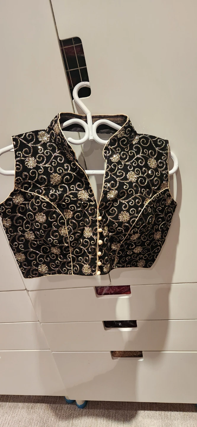 Saree Blouse Black Embroidered Sleeveless Blouse - photo 3