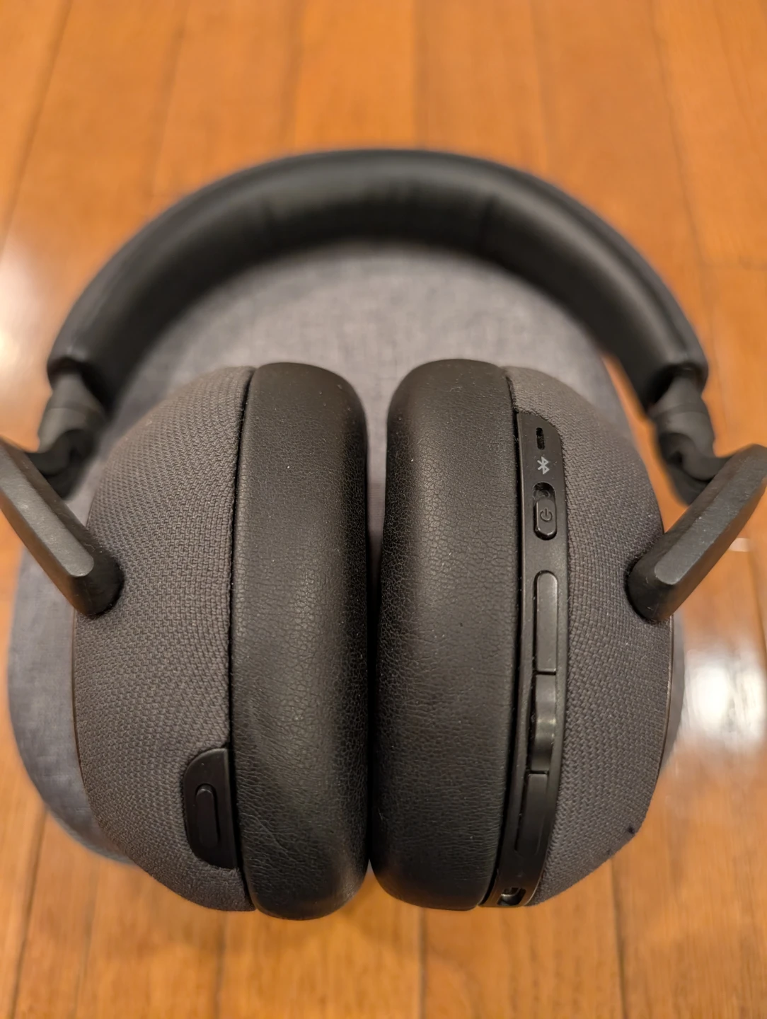 Bowers & Wilkins PX7 Carbon Editio to Wireless Headphones