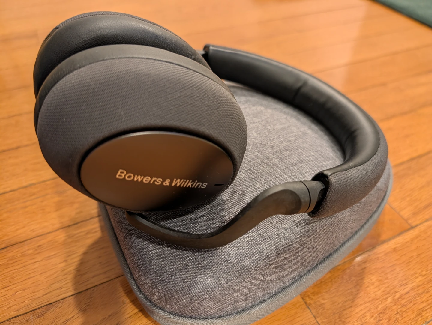 Bowers & Wilkins PX7 Carbon Editio to Wireless Headphones - photo 3