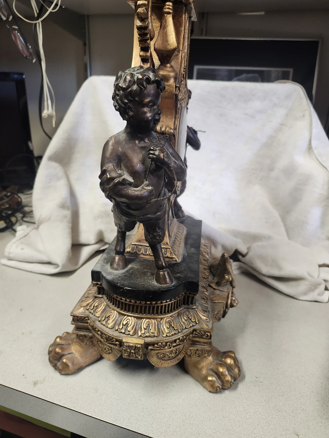 Vintage Cherub and Lyre Mantel Clock - photo 3