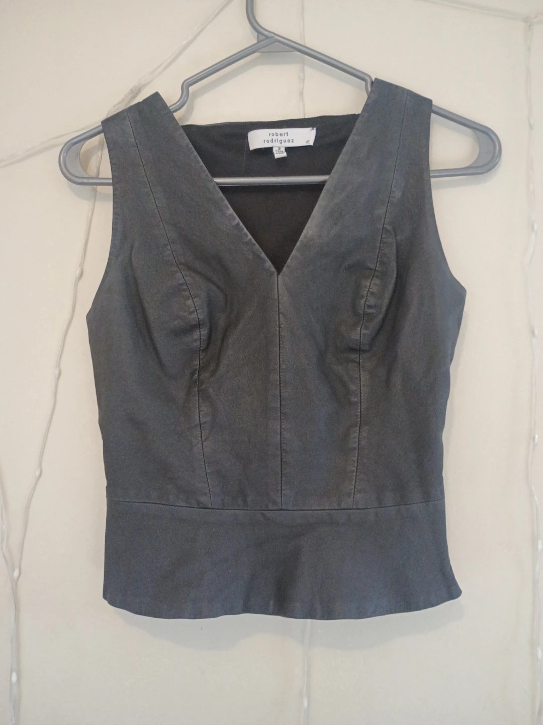 Robert Rodriguez Women's Grey Sleeveless V-Neck Top Size 2