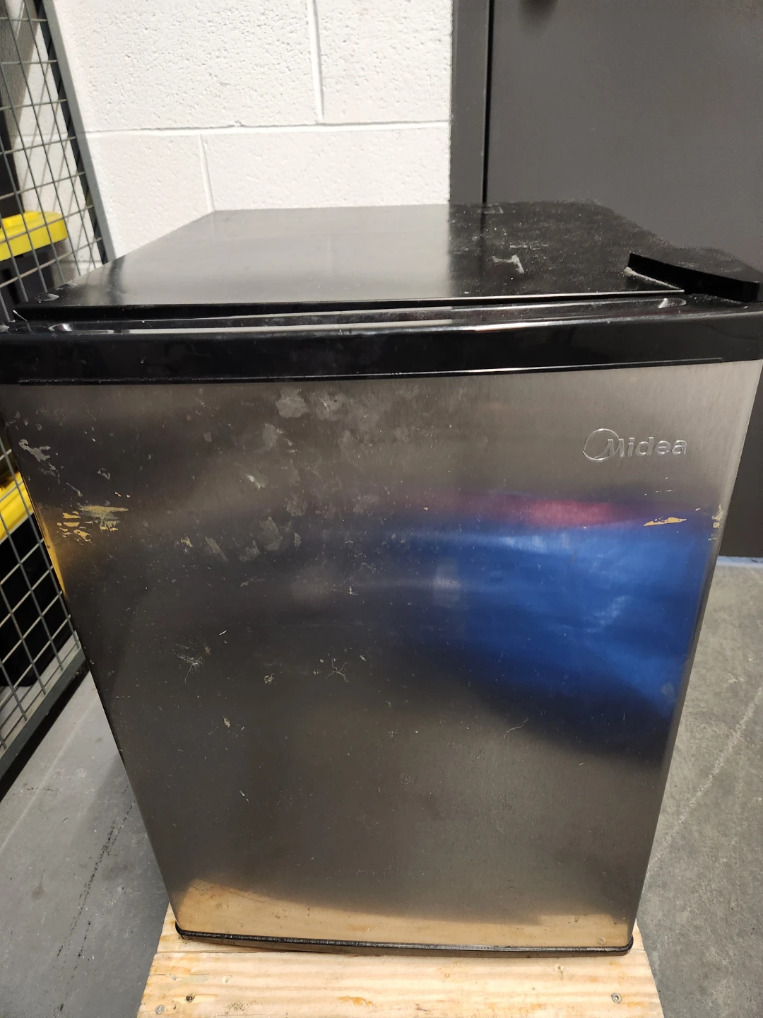 Midea Mini Fridge