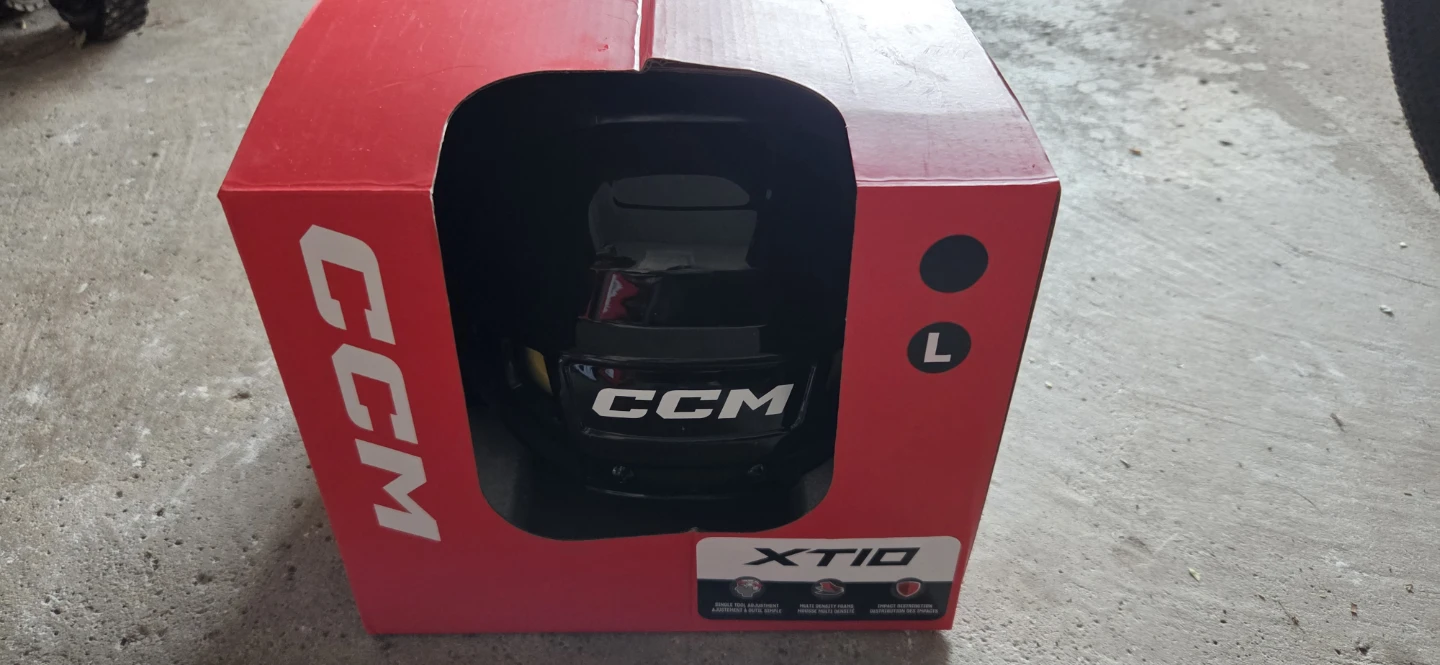 CCM XT10 Hockey Helmet - Size L