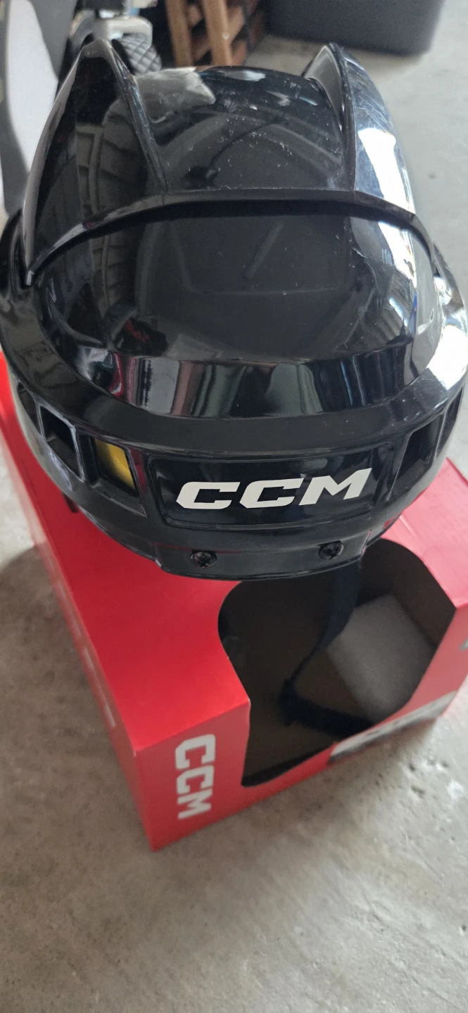 CCM XT10 Hockey Helmet - Size L - photo 2