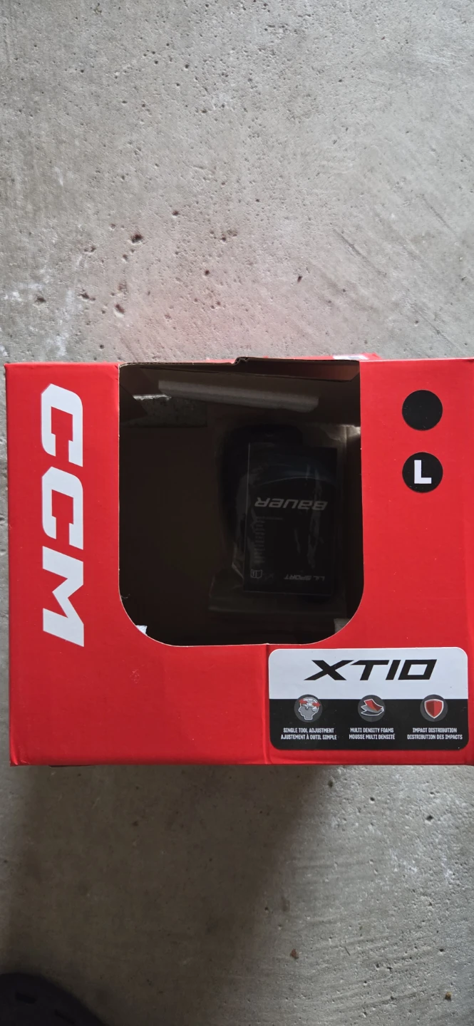 CCM XT10 Hockey Helmet - Size L - photo 4