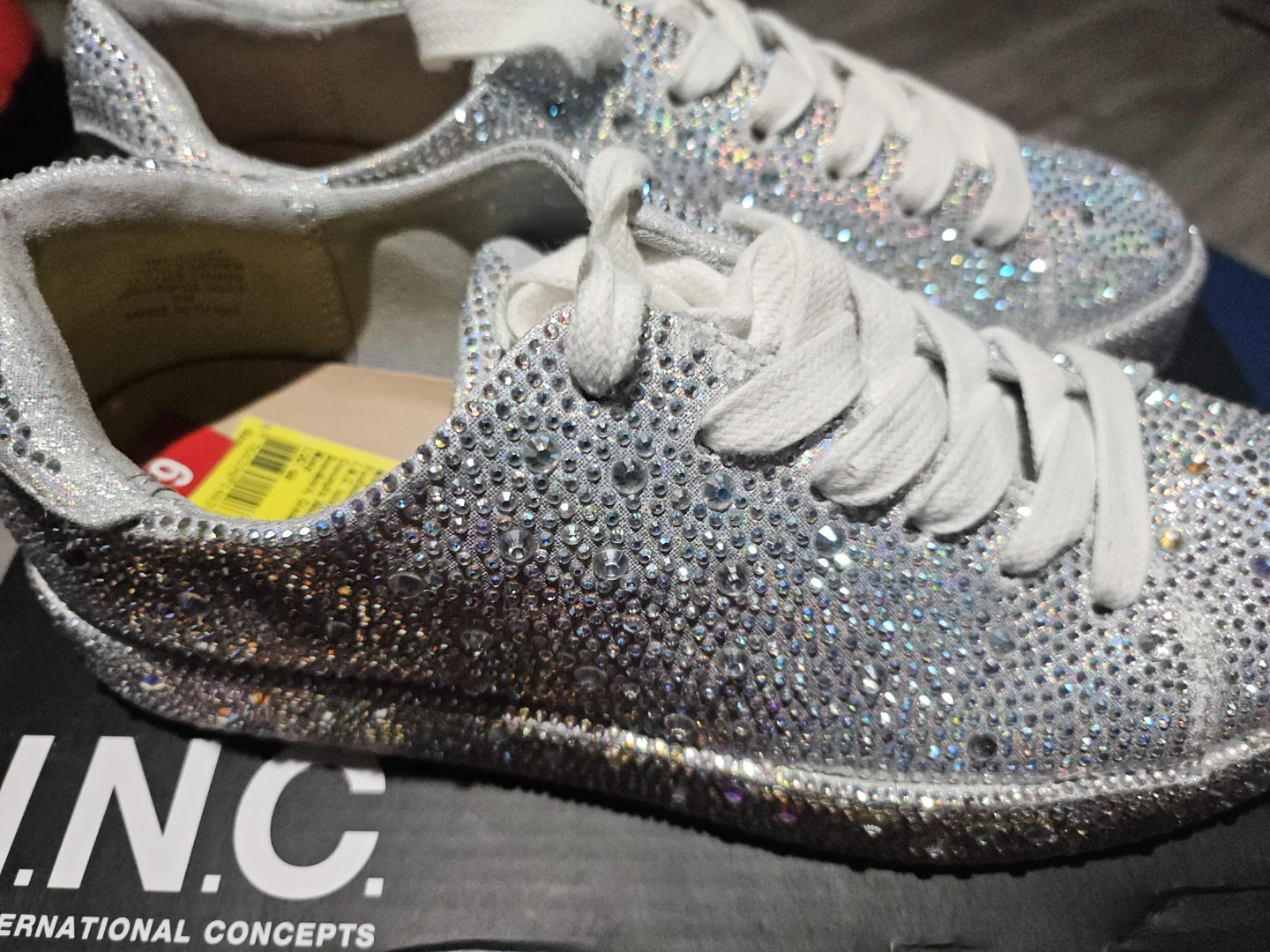 INC International Concepts LOLAF Sneakers Silver Bling Size 6M - photo 2