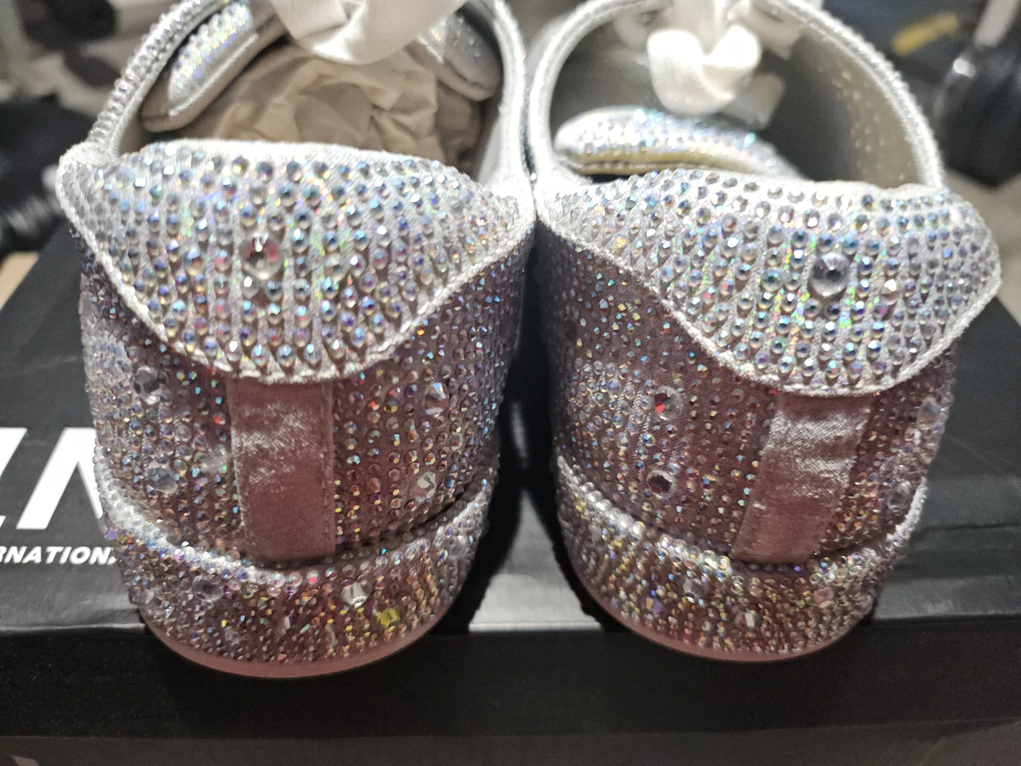 INC International Concepts LOLAF Sneakers Silver Bling Size 6M - photo 3