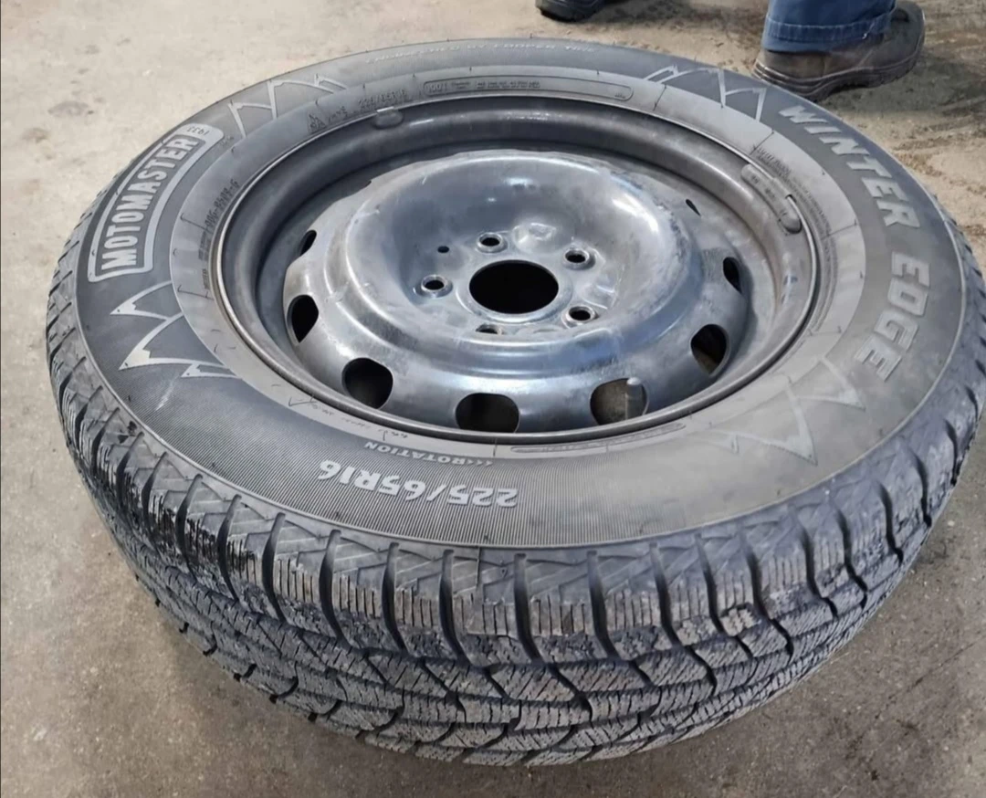 Motomaster Winter Edge Tire with Steel Rim - photo 2