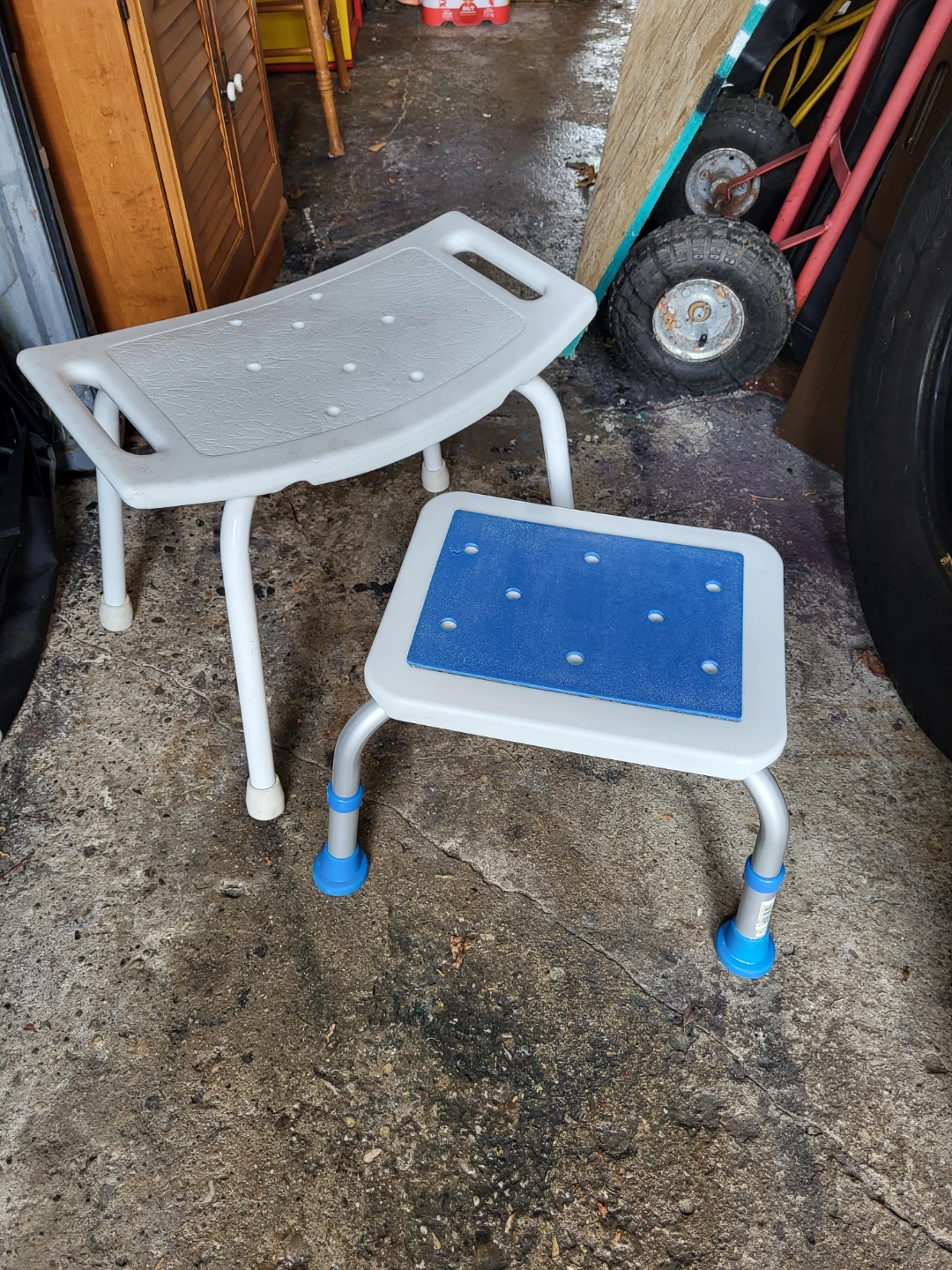 Shower Chairs $9 each cash - photo 2