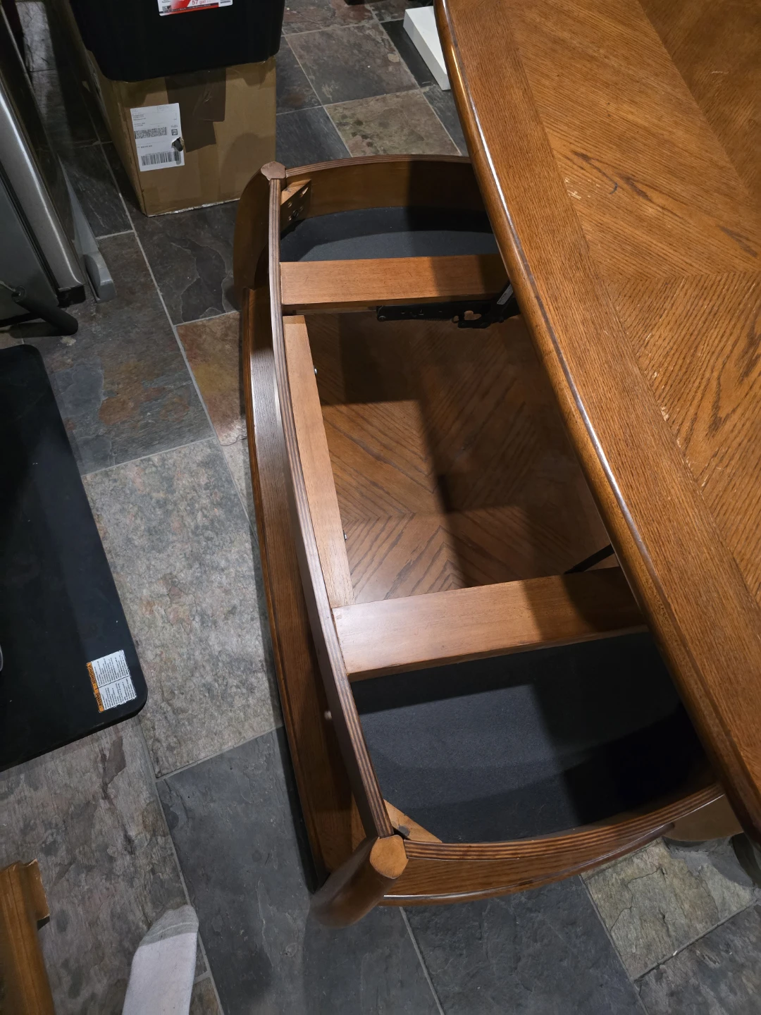 Liftable top Coffee table with 2 end tables. - photo 2