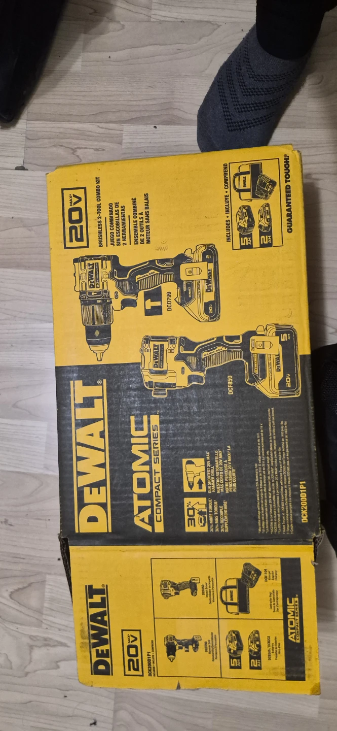 DEWALT ATOMIC 20V MAX Brushless Cordless 2-Tool Combo Kit