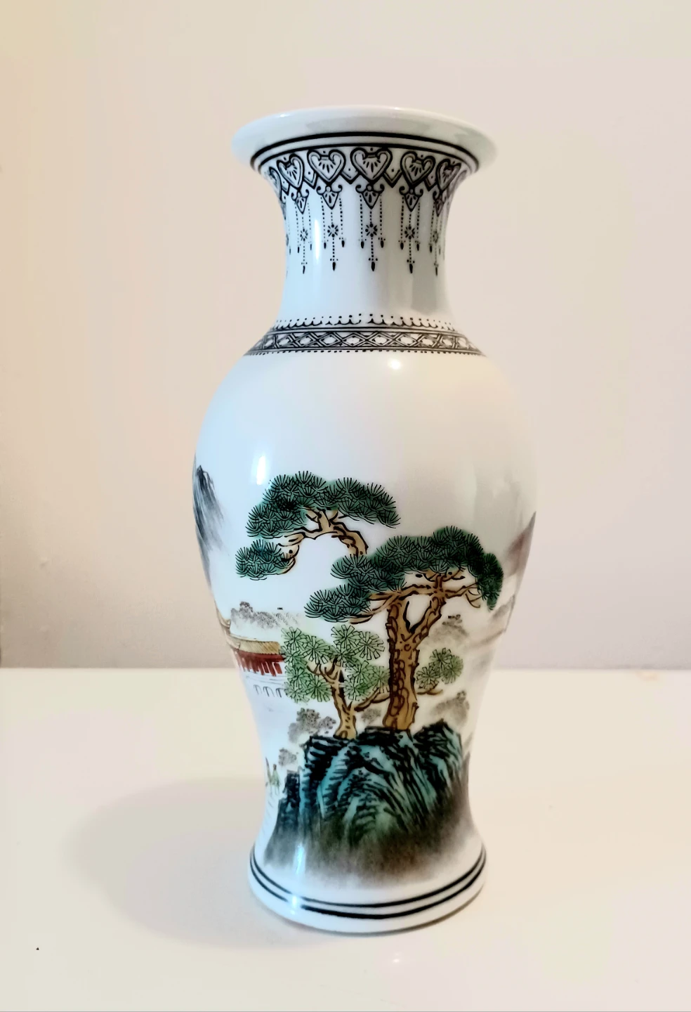 Vtg Chinese Hand Painted Porcelain Vase - photo 2