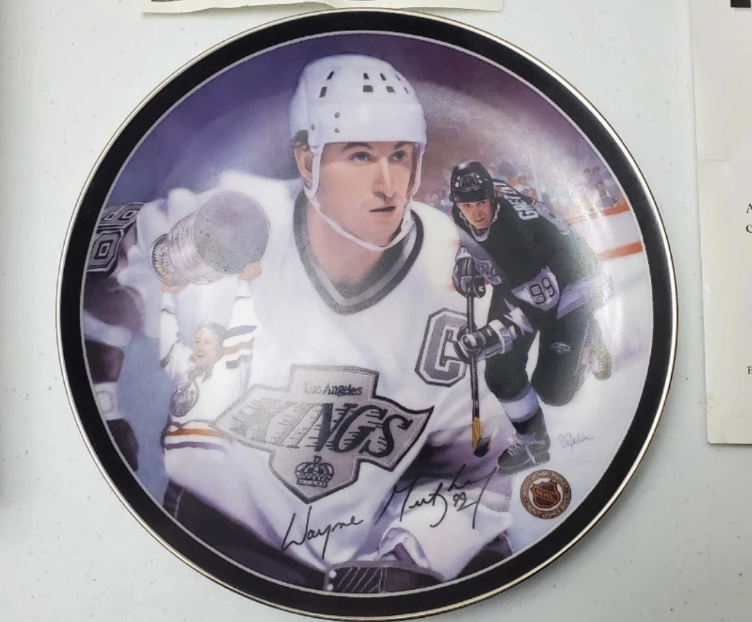 1995 Bradford exchange commerative Gretzky plate - photo 3