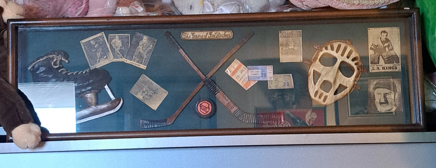 Framed Hockey Memorabilia Display - photo 2