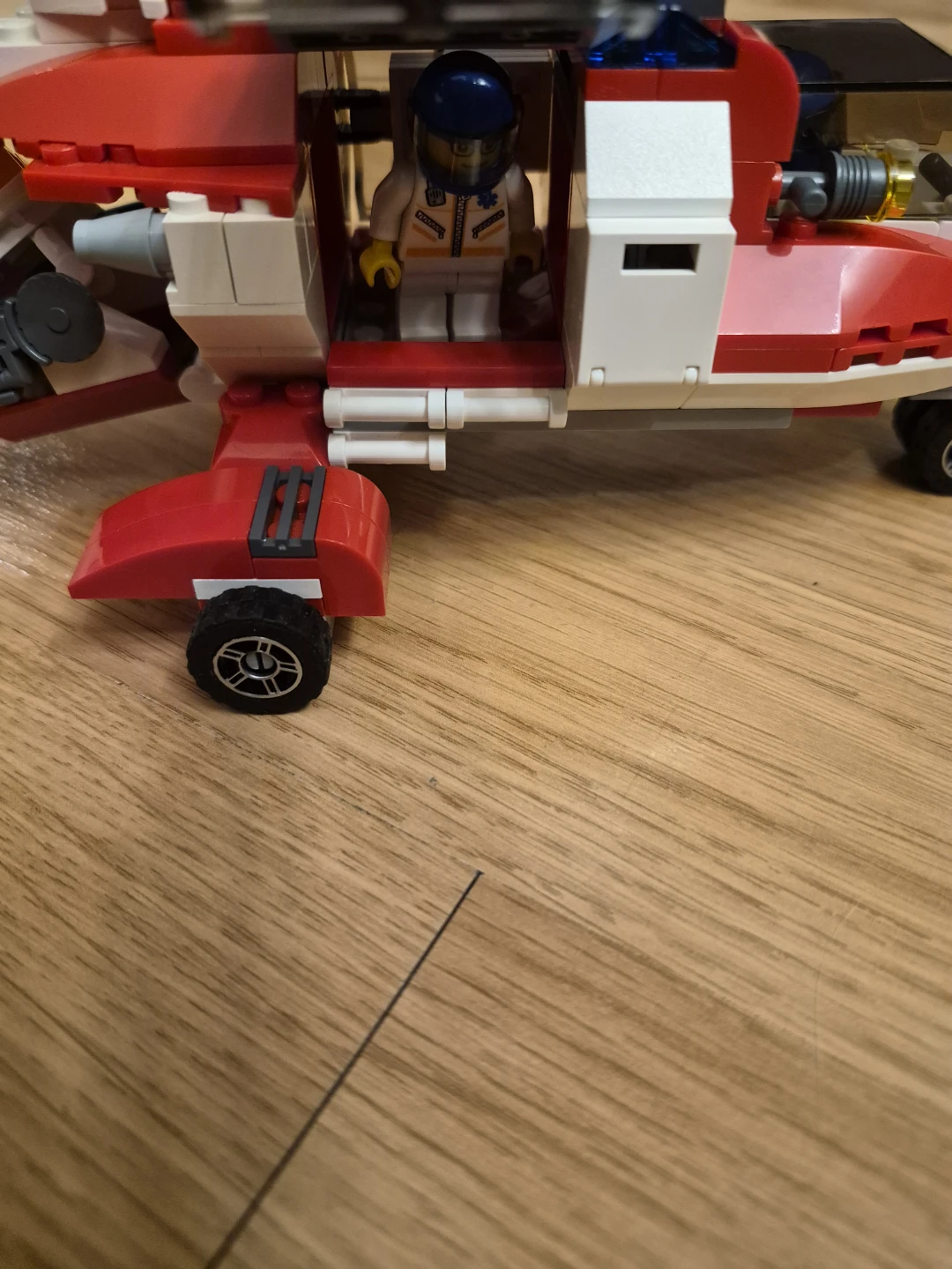 LEGO City Rescue Helicopter 7903 - photo 4