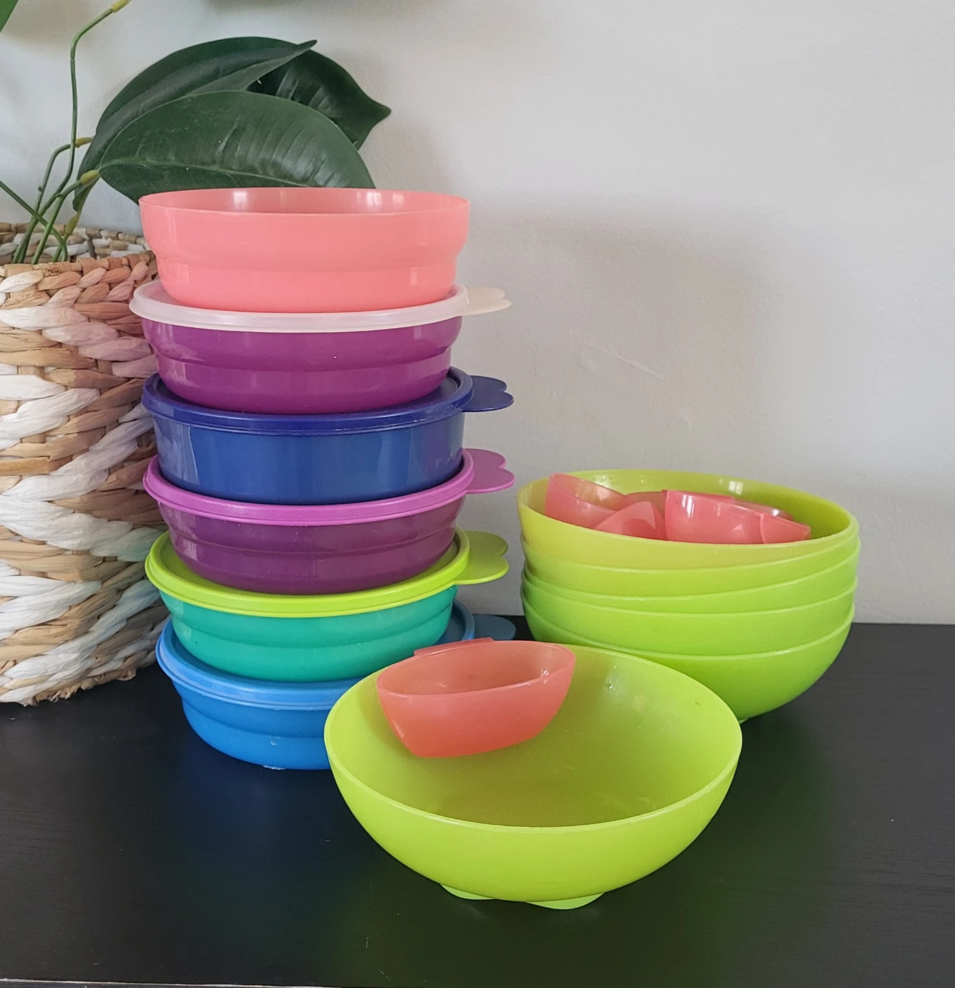 Tupperware bowls