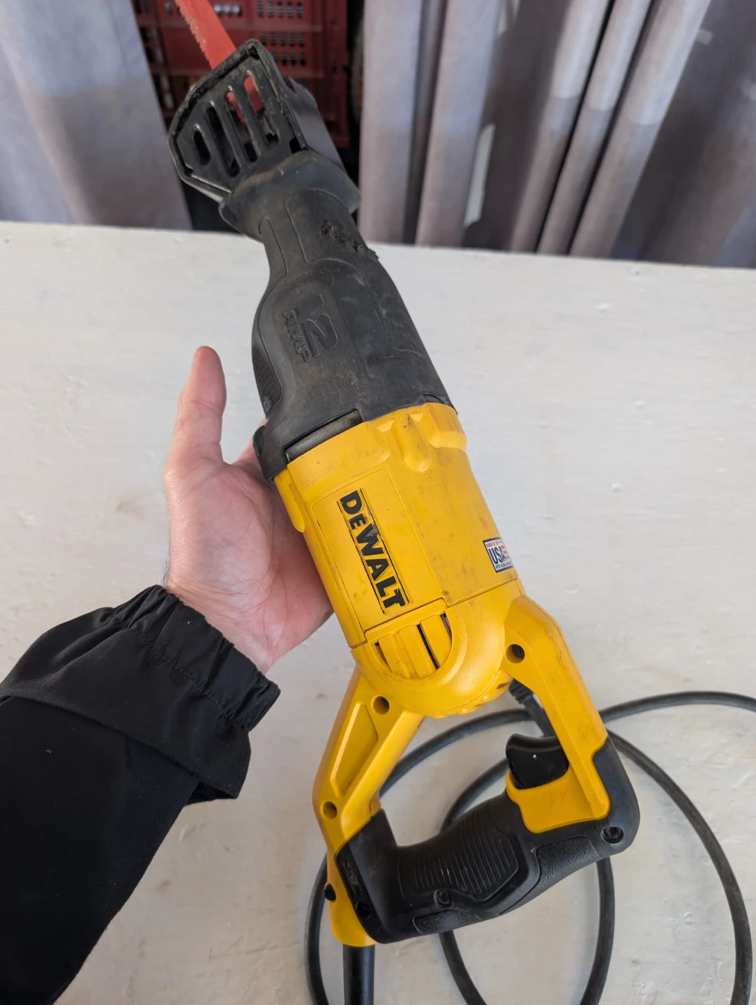 DEWALT DWE305 Reciprocating Saw 1 1/8" Stroke