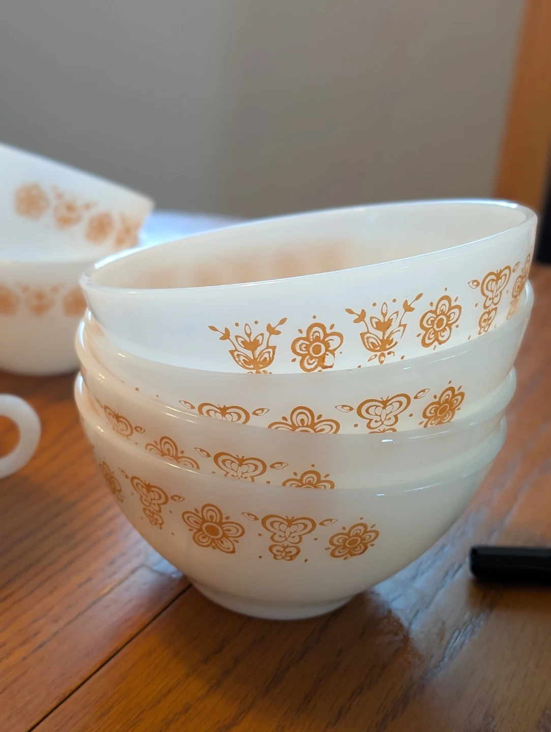 Vintage Termo Rey Milk Glass Peach Luster Floral Set - photo 3