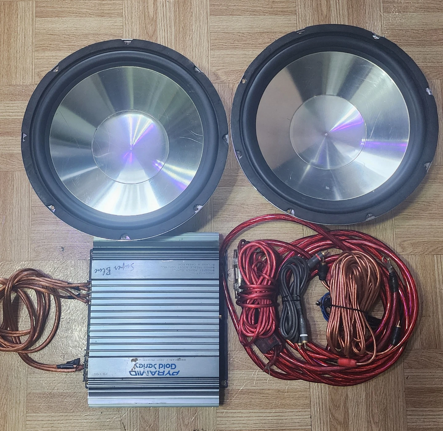 Pyramid Gold Series Super Blue Subwoofers and Amplifier - photo 4