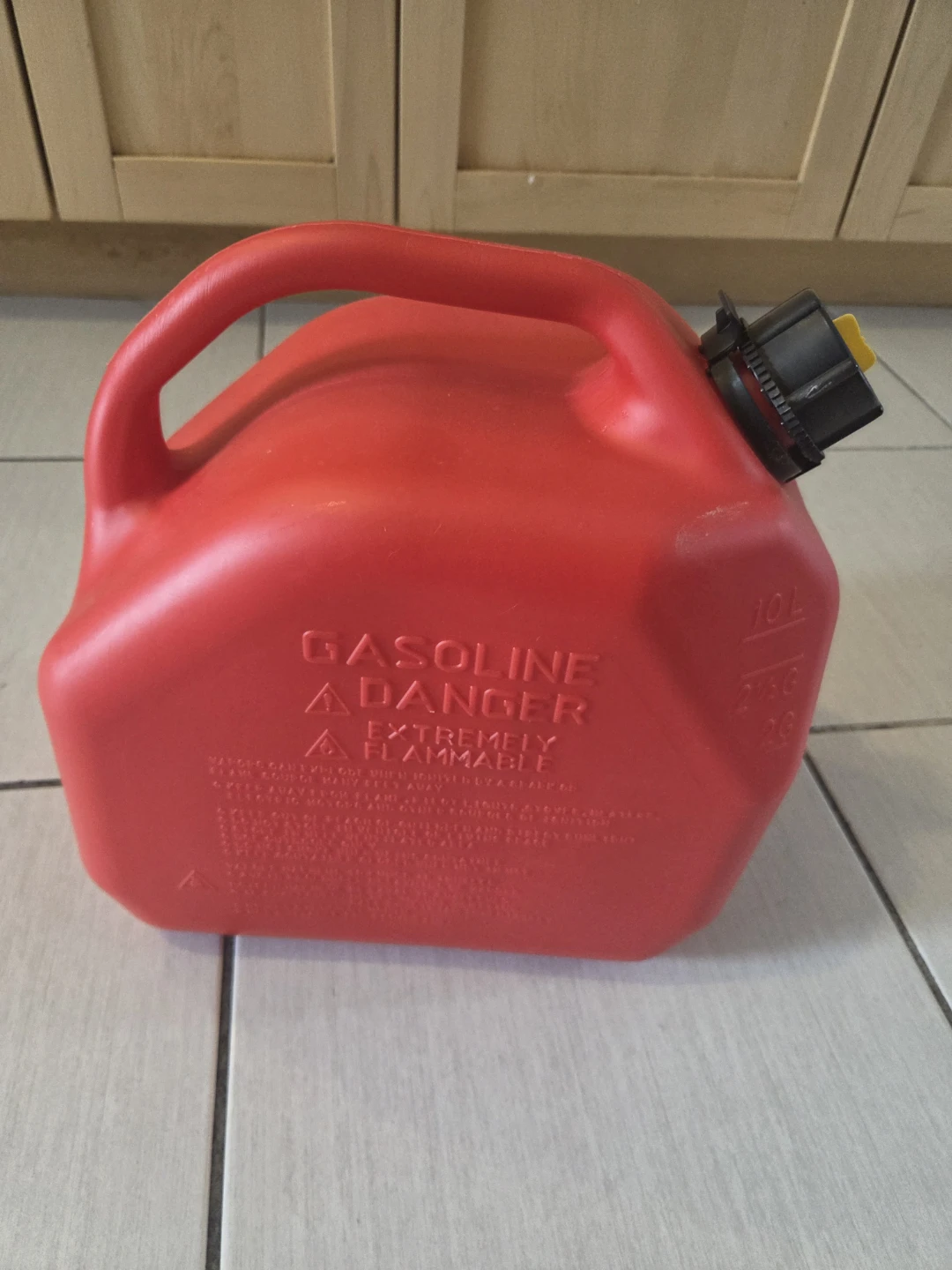 Scepter 10L Red Gas Can - photo 5