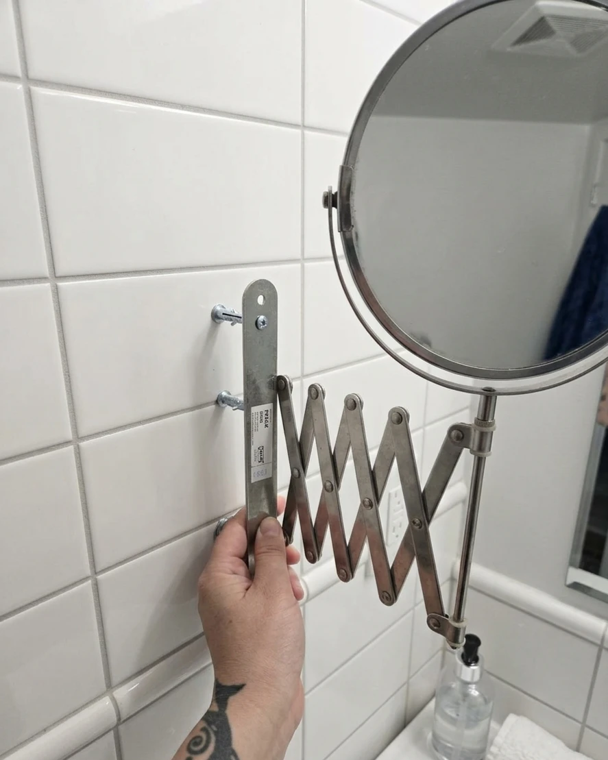 Magnifying Mirror