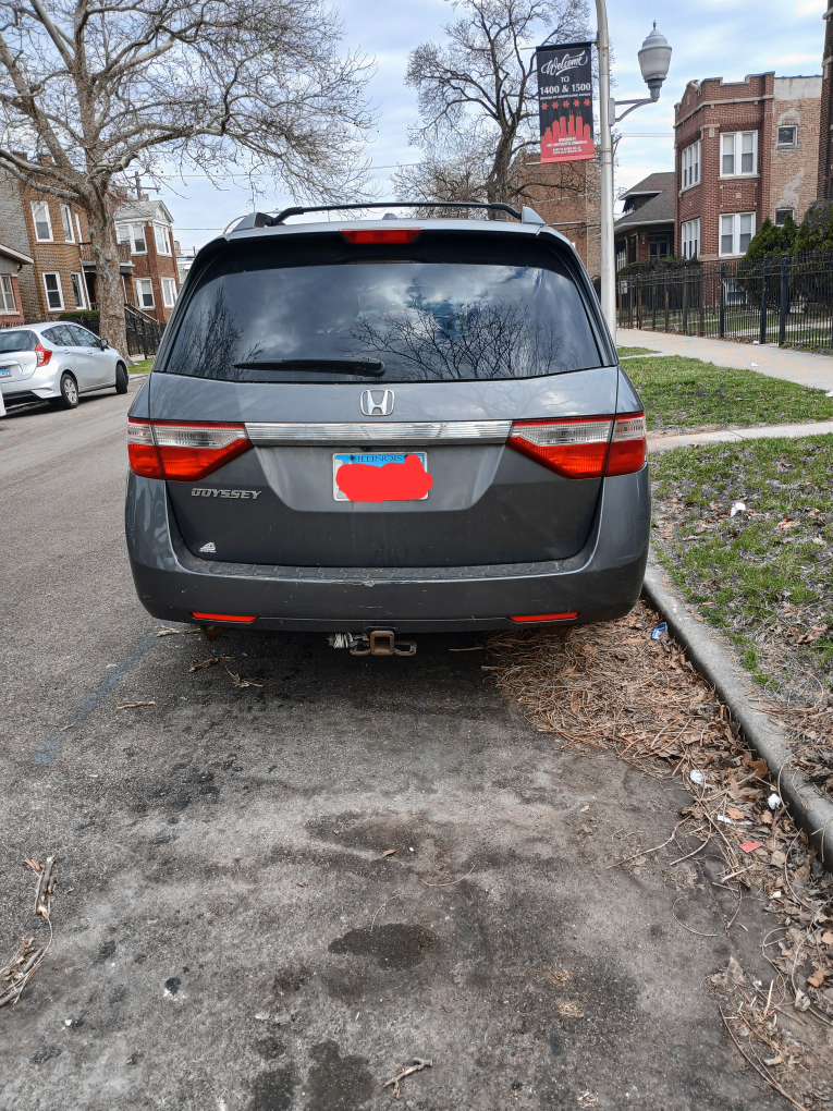 Gray Honda Odyssey Minivan 2012 Gray - photo 3