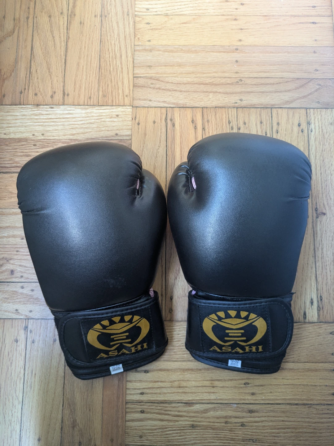 10 oz Asahi Boxing Gloves - photo 3