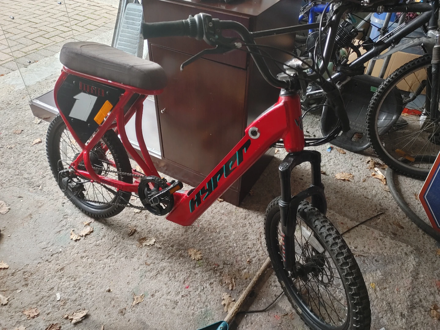 HYPER Radster Electric Bike _ No Battery but works fine.