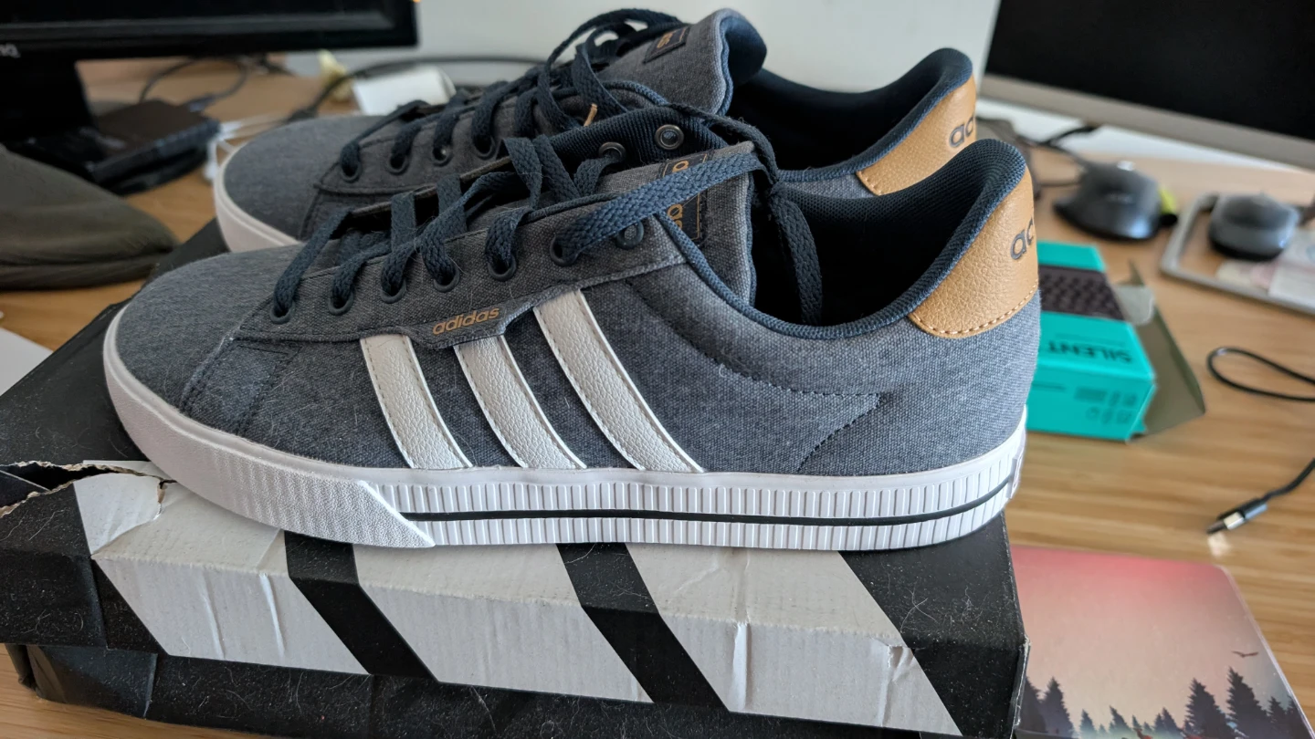 Adidas Daily 3.0 - Never Worn - photo 3