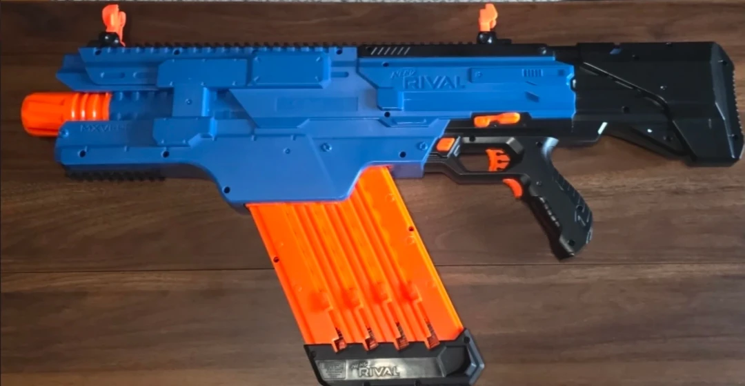 Nerf Rival Khaos MXVI-4000 in Team Blue